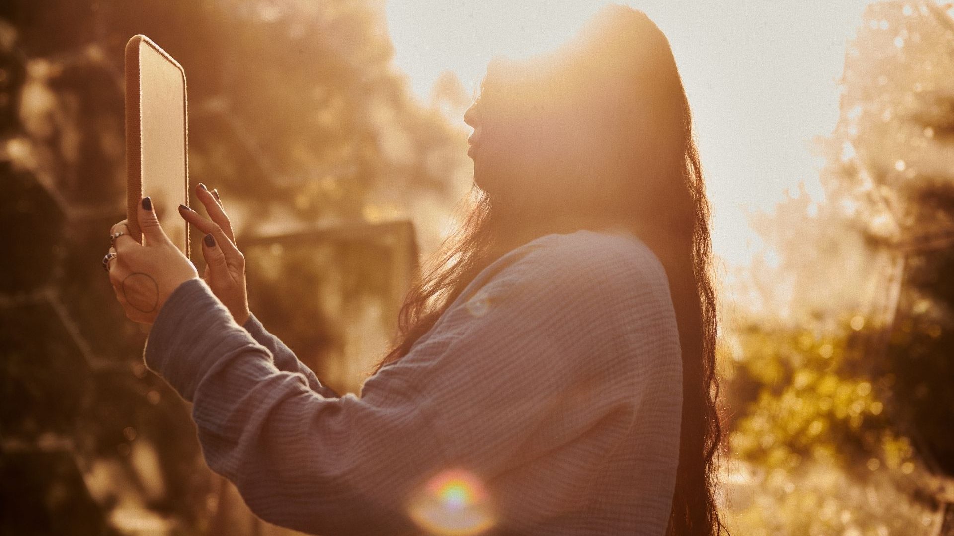 Is this ‘de-invented’ computer a mindful traveler’s best friend? We put it to the test